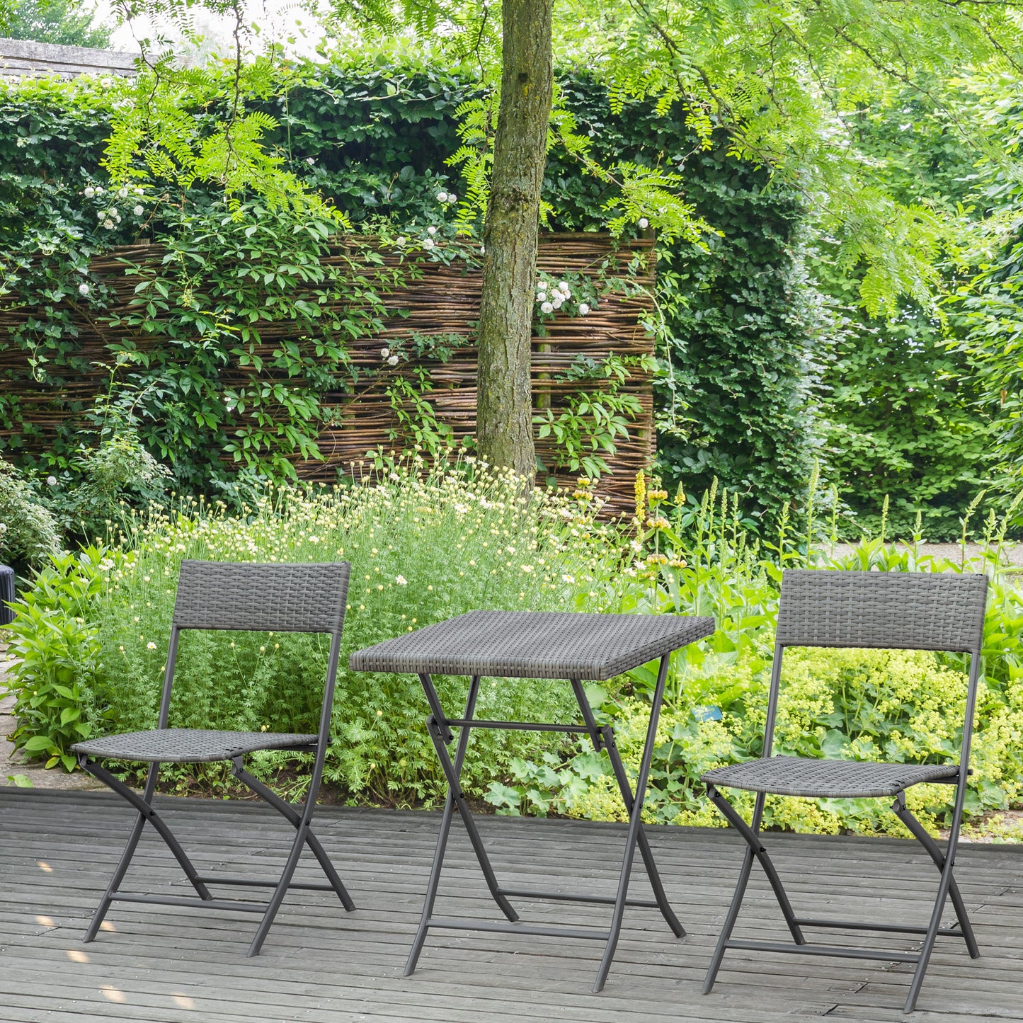 Havesæt i polyrattan – Bord og 2 klapstole, grå